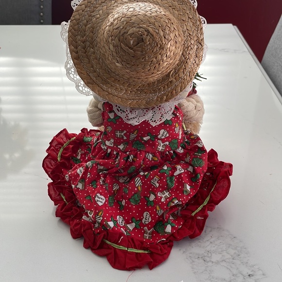 GET A JUMP ON CHRISTMAS. HOUSE OF LLOYD CHRISTMAS AROUND THE WORLD ——/. FLOSSIE - Picture 6 of 7